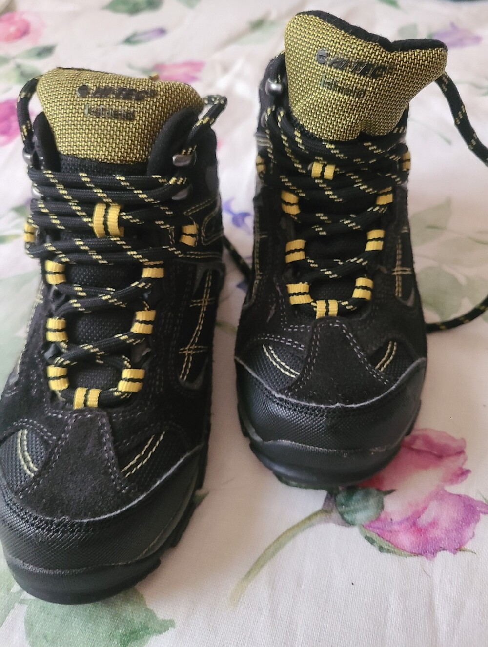 Hi-Tec Waterproof Black and Yellow Kids Hiking Boots Sz 12m Like New